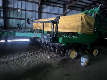 Main image John Deere 750